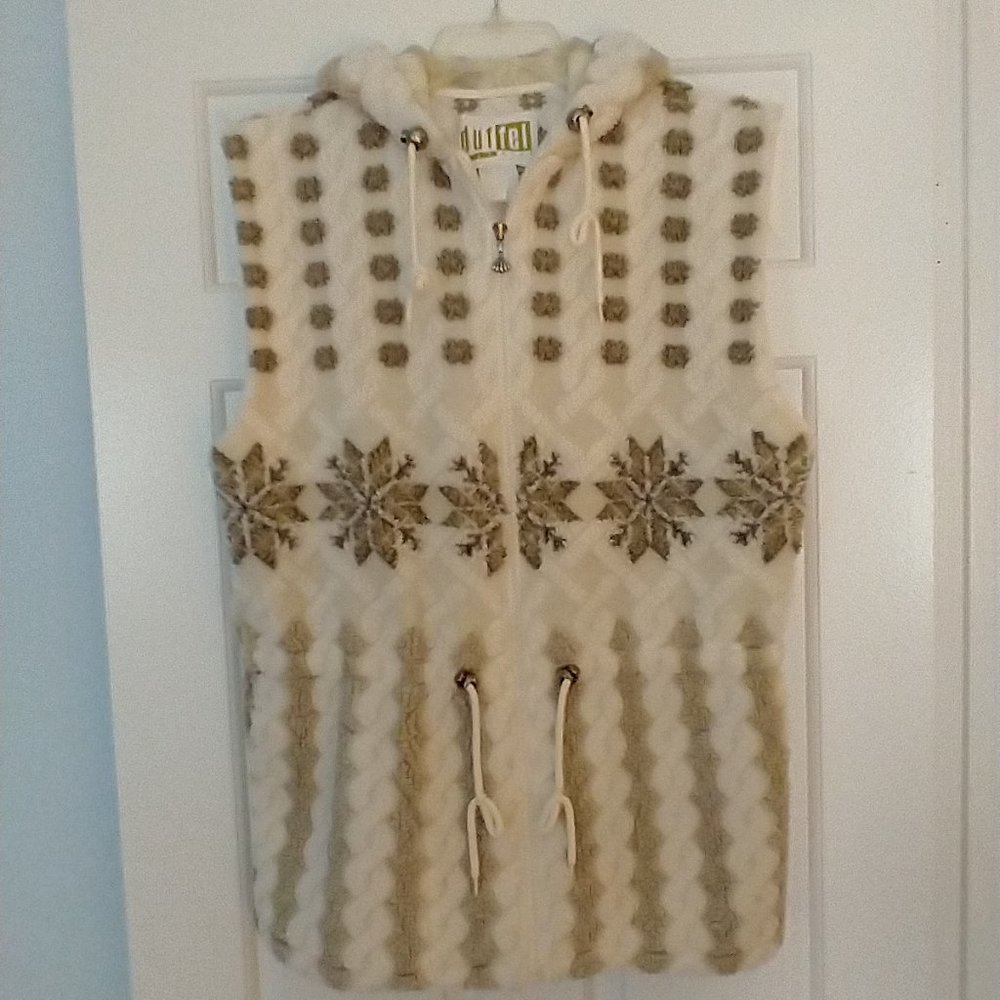 Duffel Outdoor Hooded Vest with Drawstring Waist